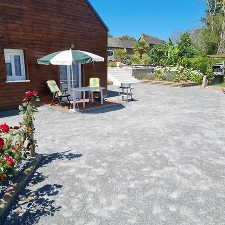 Hostal La Lande Chauvin La Chapelle-Saint-Aubert Exterior foto
